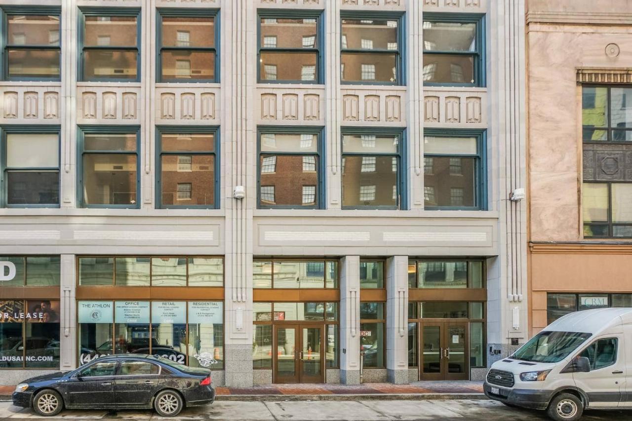 Frontdesk Athlon Apts Downtown Cleveland Lägenhet Exteriör bild